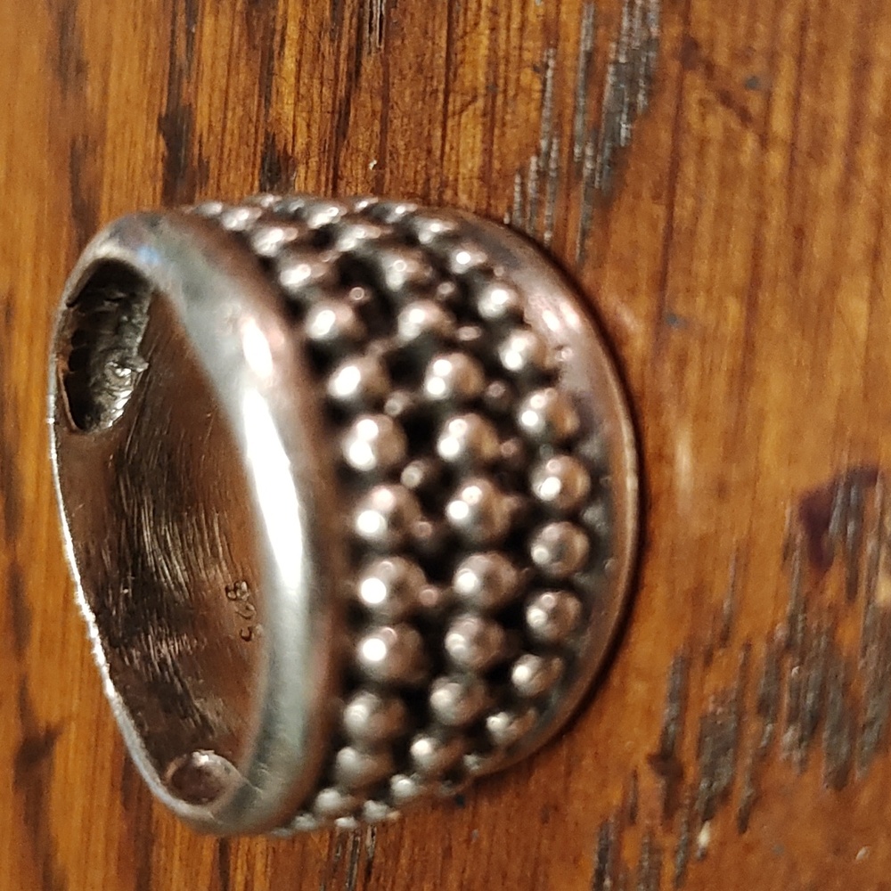Ring - Picture 2 of 8